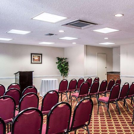 Clarion Inn & Suites Central Clearwater Beach Εξωτερικό φωτογραφία