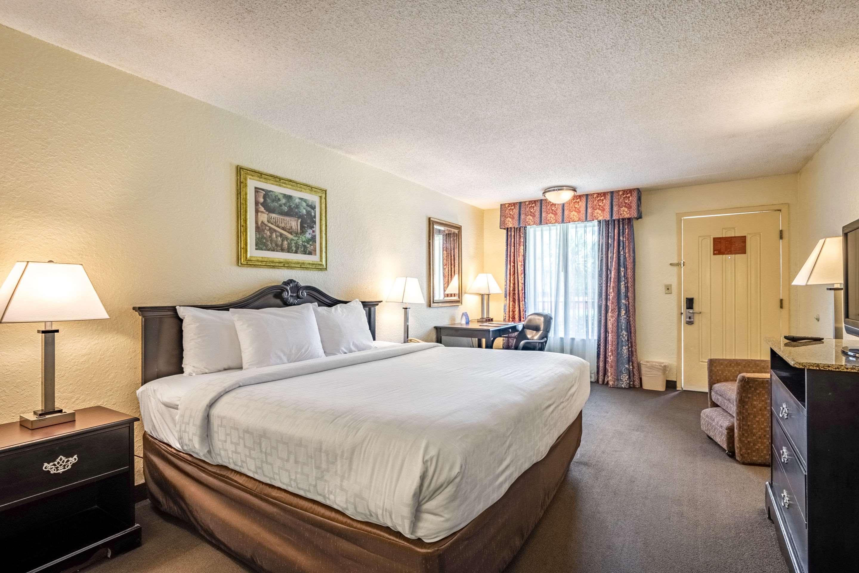 Clarion Inn & Suites Central Clearwater Beach Εξωτερικό φωτογραφία