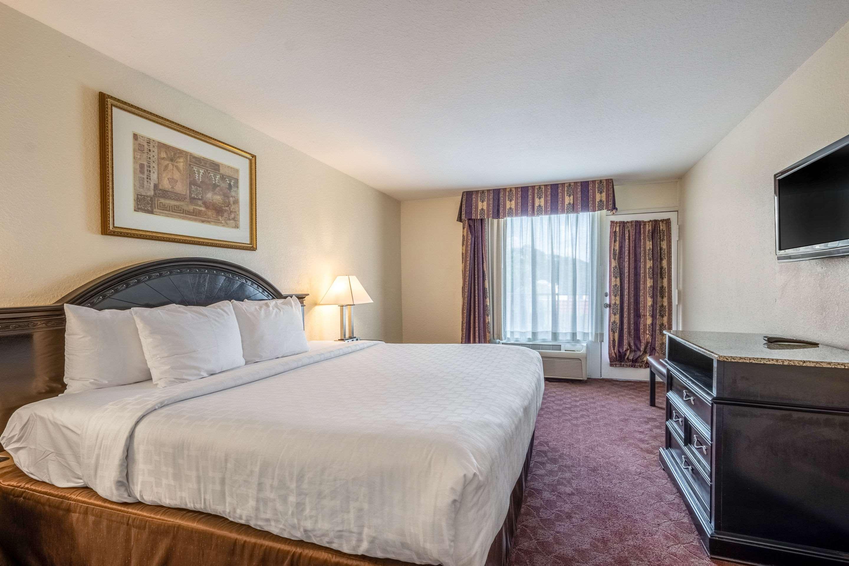 Clarion Inn & Suites Central Clearwater Beach Εξωτερικό φωτογραφία