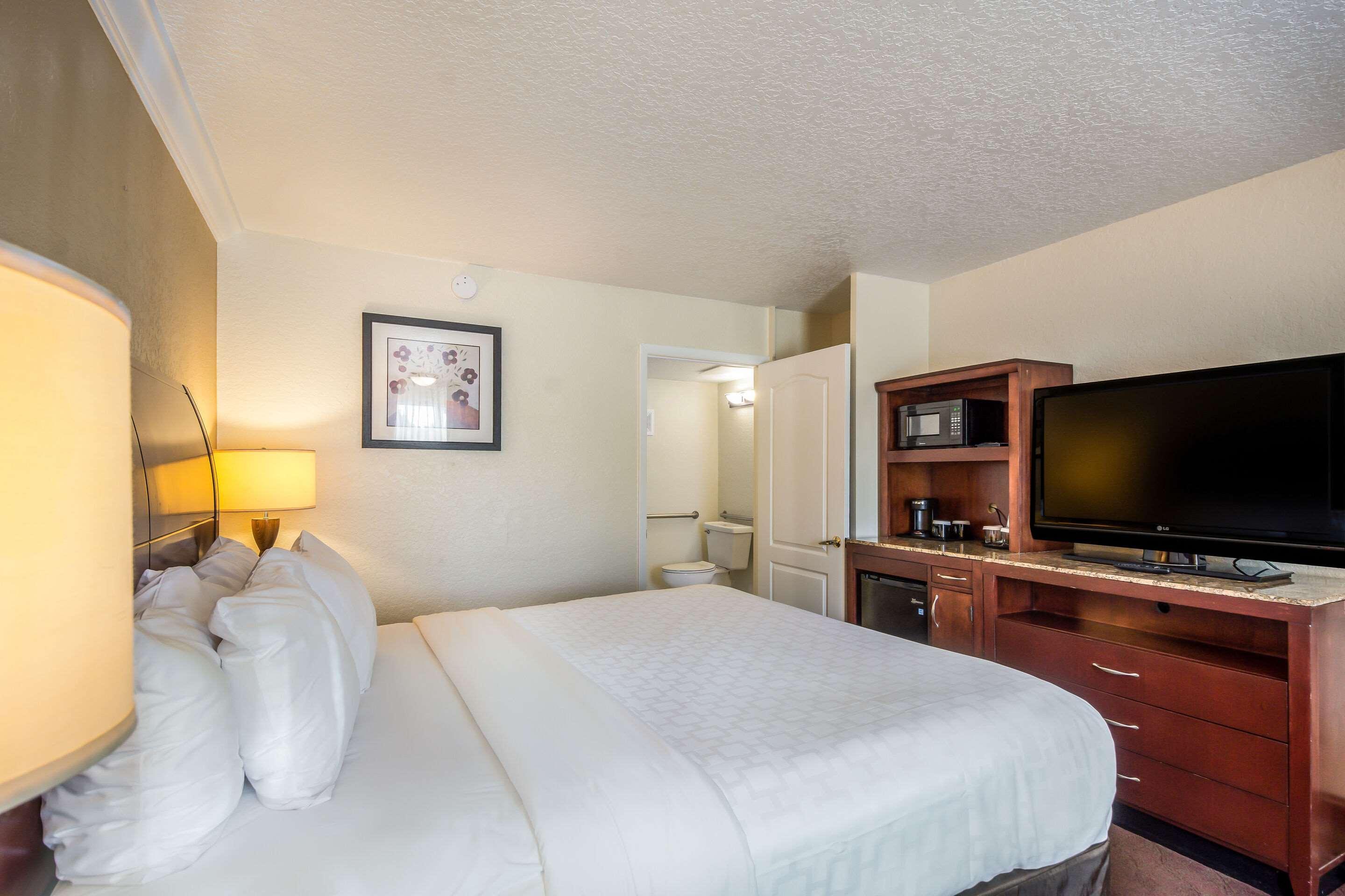 Clarion Inn & Suites Central Clearwater Beach Εξωτερικό φωτογραφία