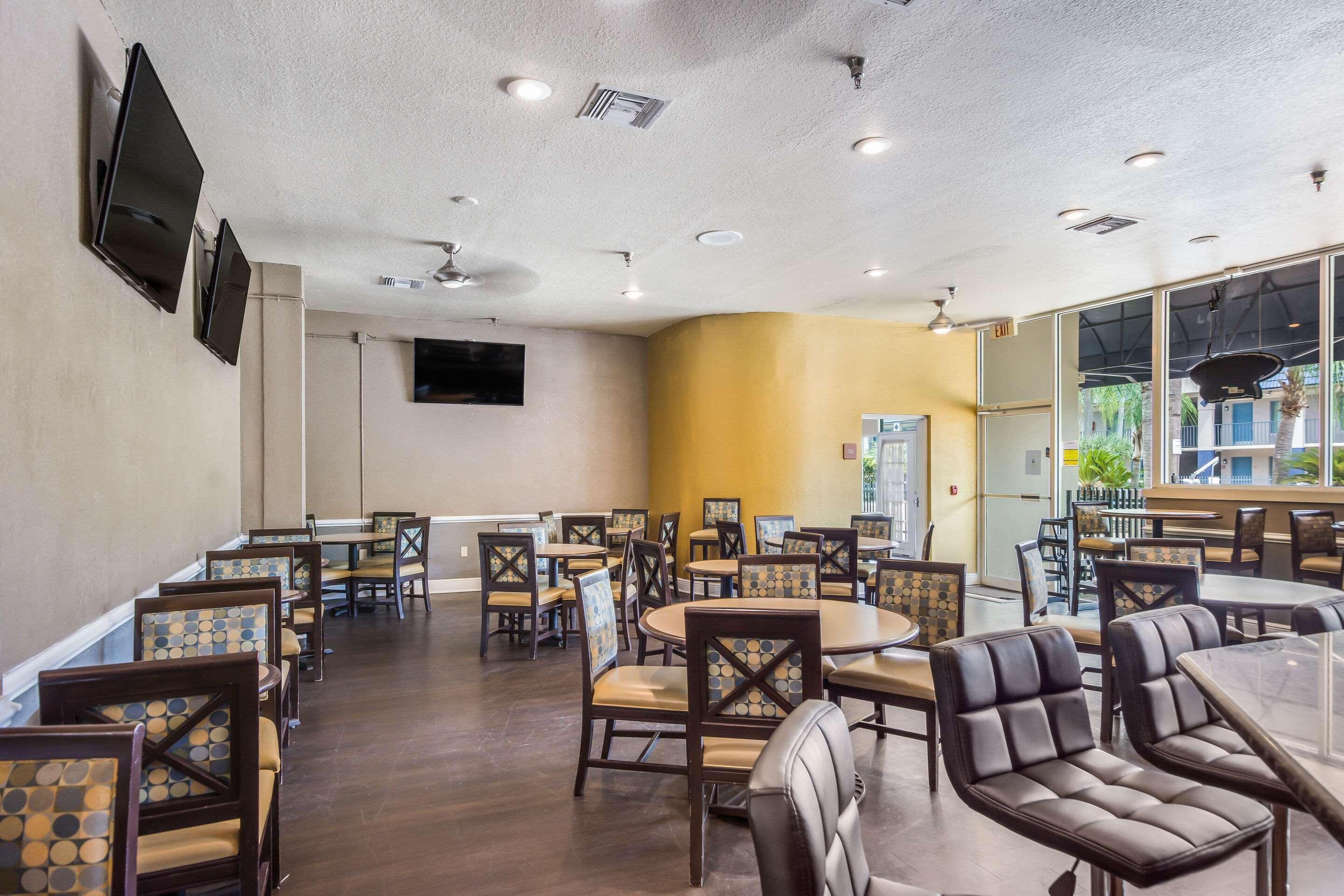 Clarion Inn & Suites Central Clearwater Beach Εξωτερικό φωτογραφία