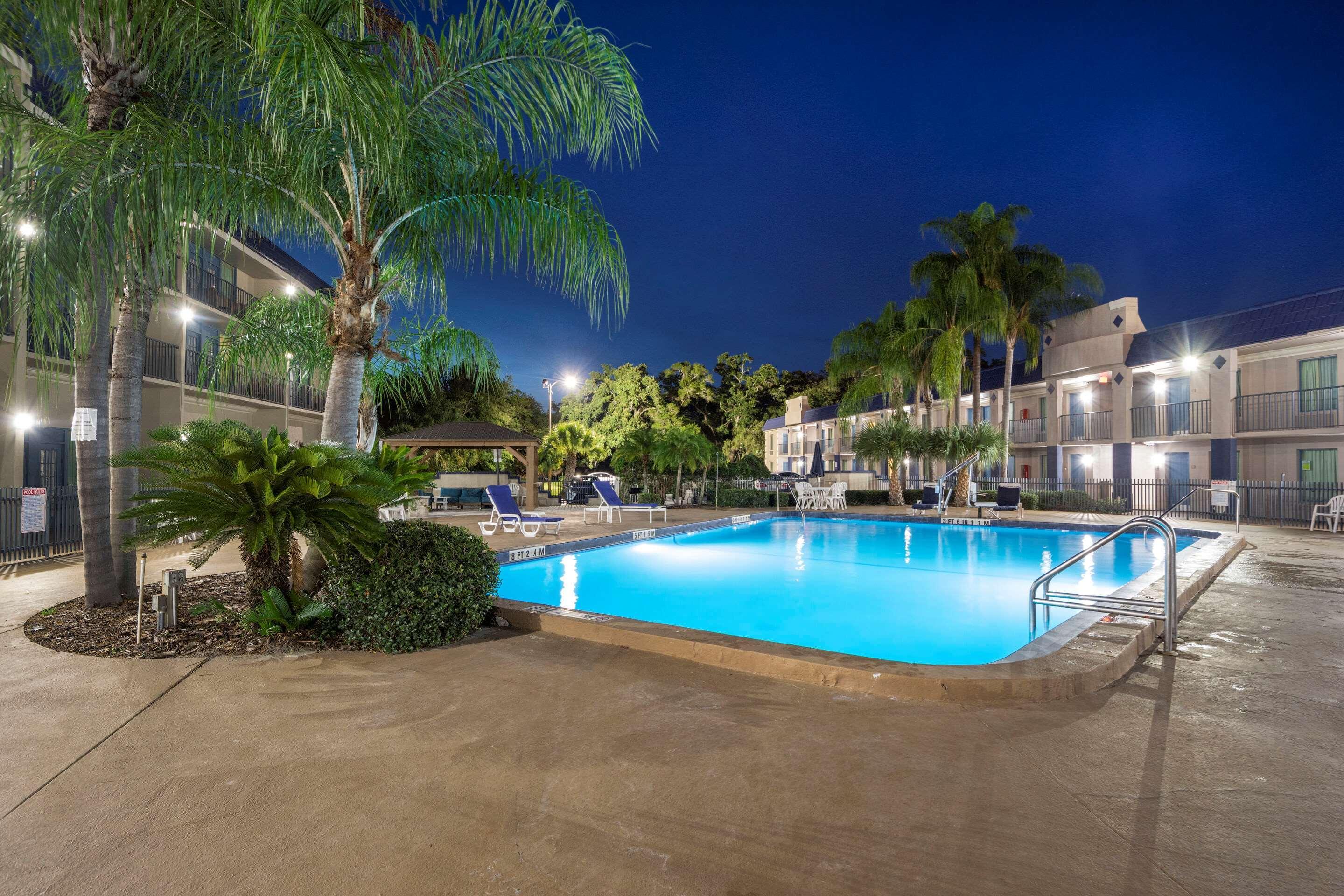 Clarion Inn & Suites Central Clearwater Beach Εξωτερικό φωτογραφία