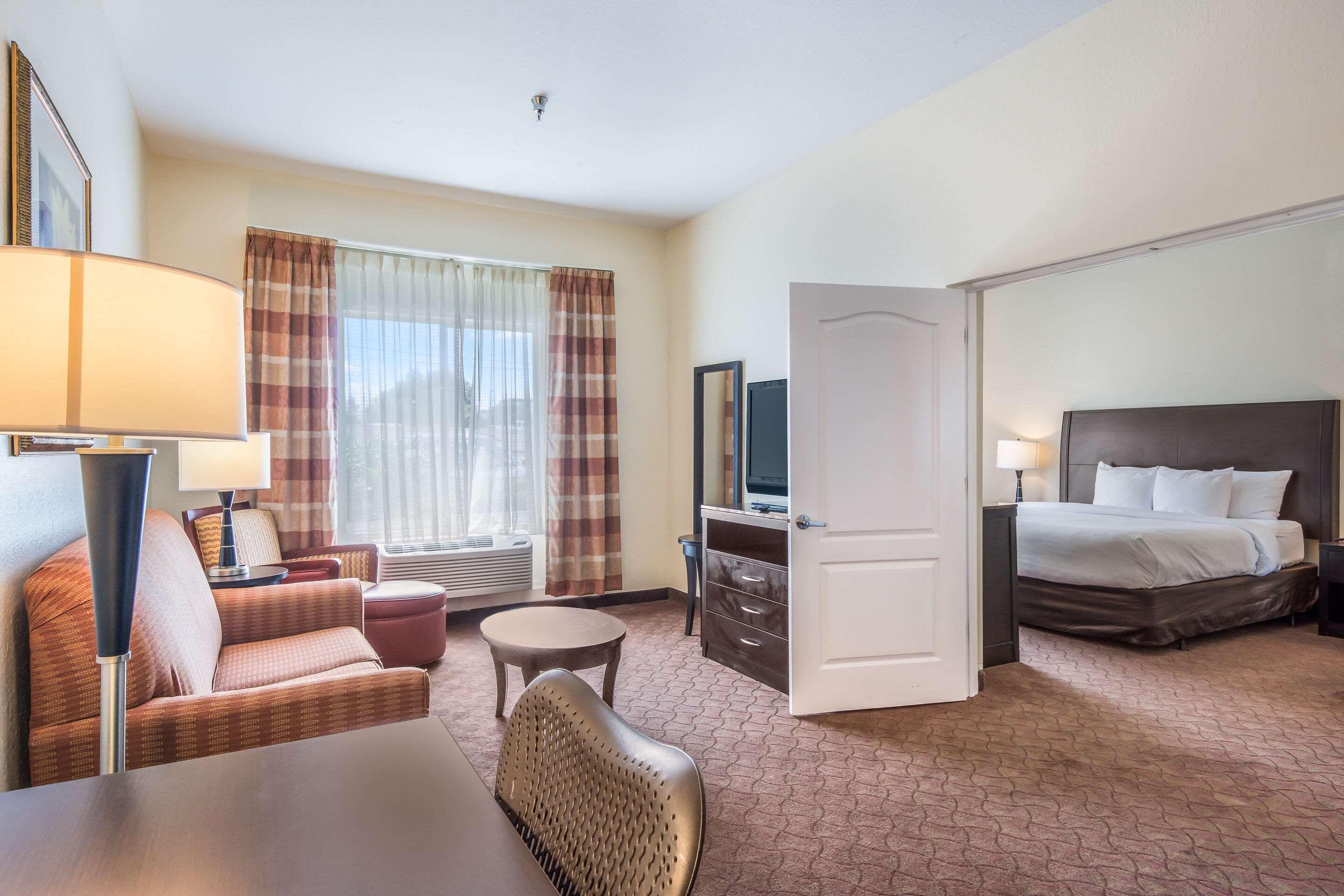 Clarion Inn & Suites Central Clearwater Beach Εξωτερικό φωτογραφία